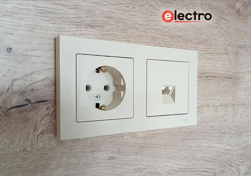 Чистовые работы по подключению розеток Schneider Electric серии AtlasDesign