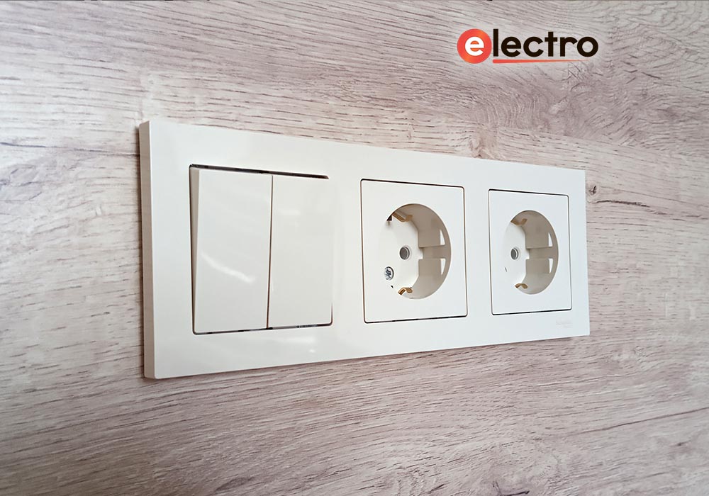 Чистовые работы по подключению розеток Schneider Electric серии AtlasDesign