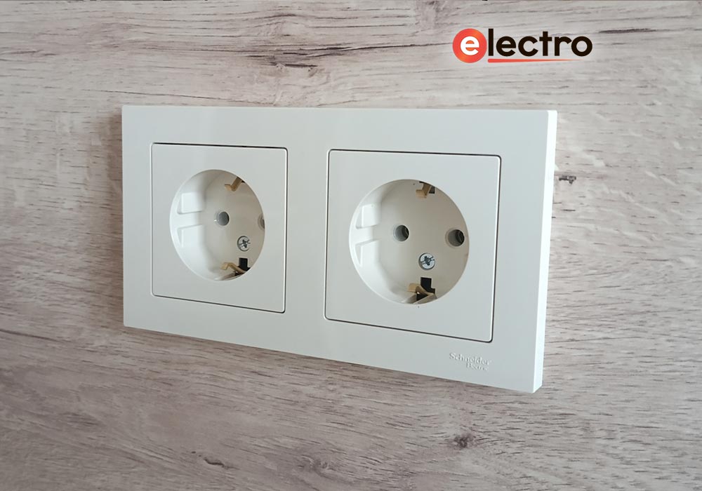 Чистовые работы по подключению розеток Schneider Electric серии AtlasDesign