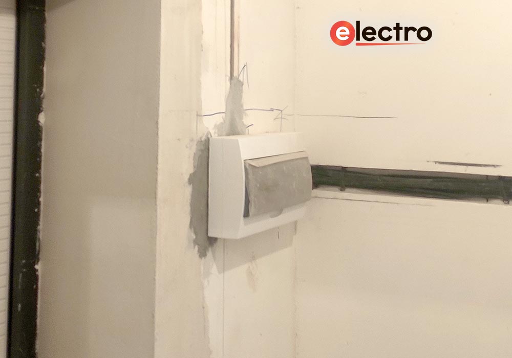 Перенос розеток, выключателей и электрощита