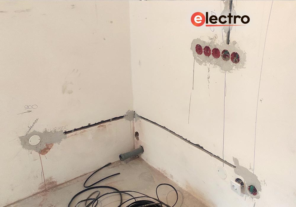 Перенос розеток, выключателей и электрощита