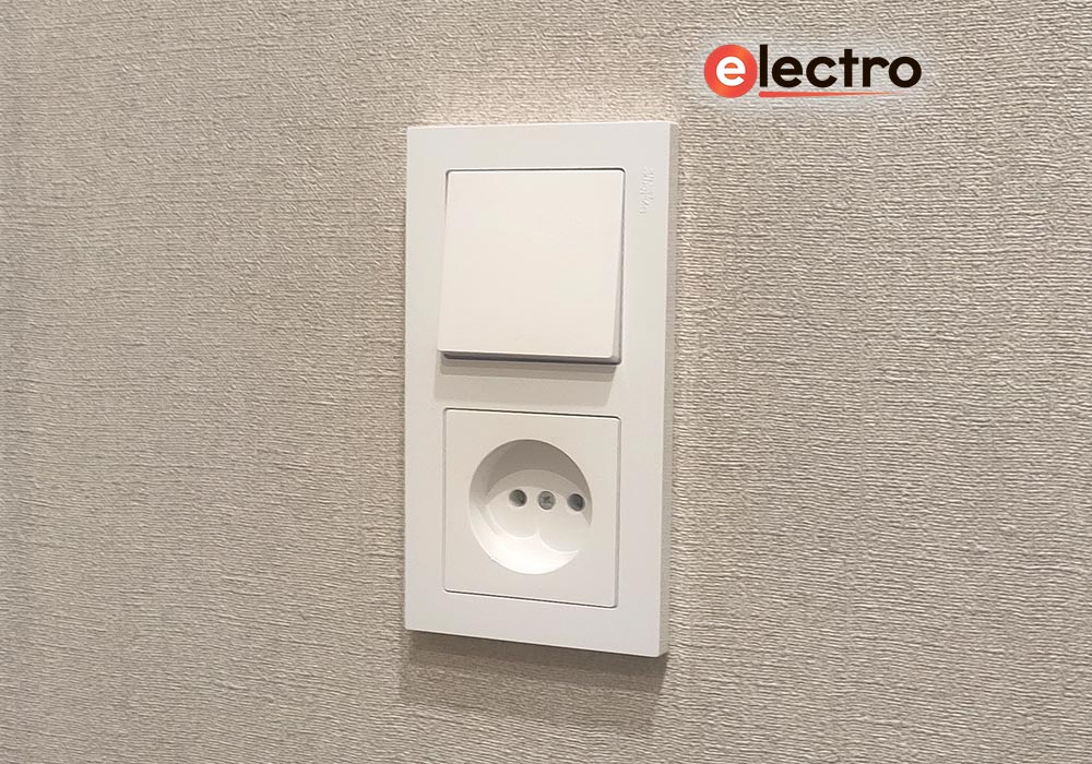 Монтаж розеток и выключателей Systeme Electric Atlas Design