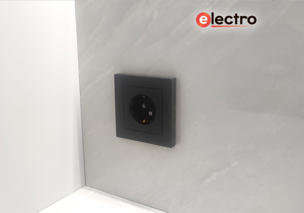 Подключение розеток Schneider Electric серии Atlas Design в черном исполнении