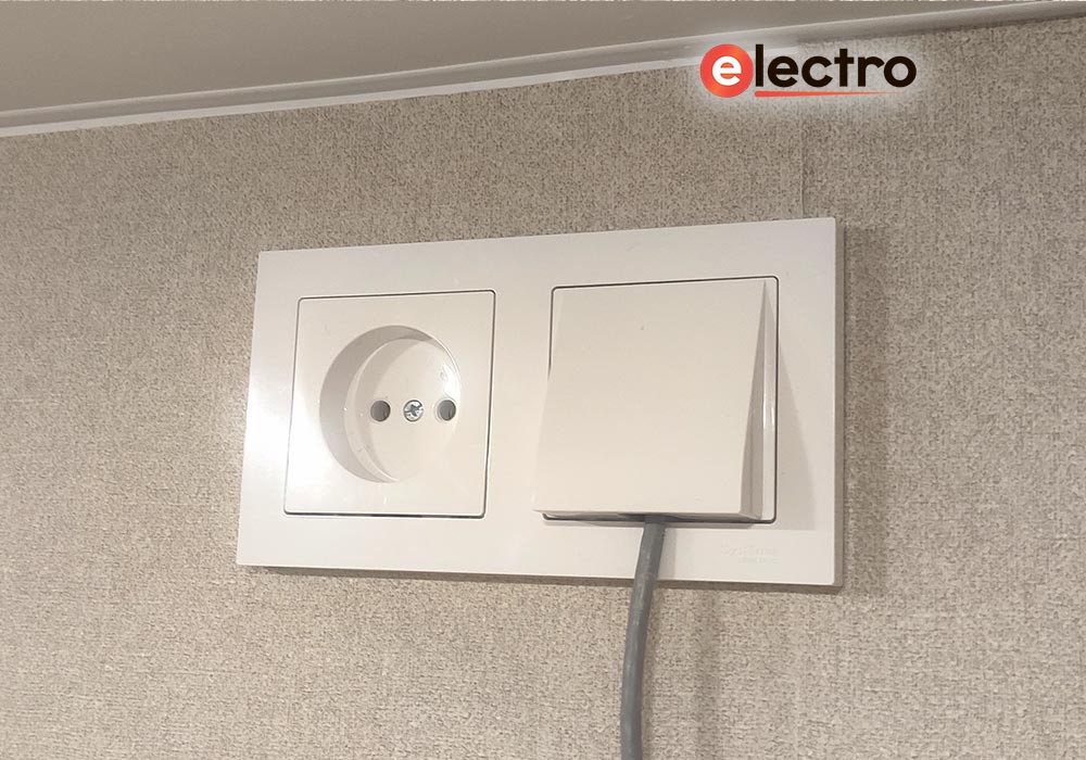 Монтаж розеток и выключателей Systeme Electric Atlas Design