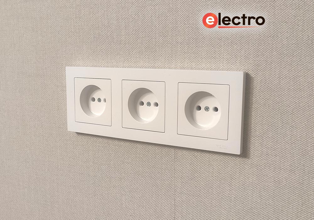 Монтаж розеток Systeme Electric Atlas Design